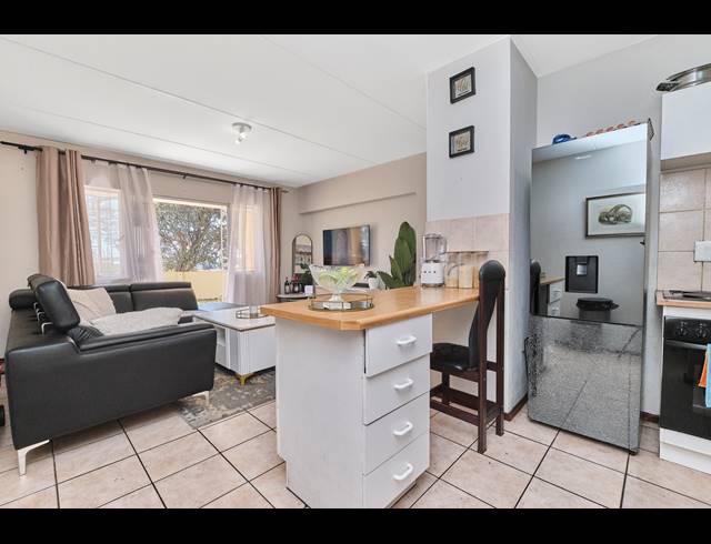 2 BEDROOM APARTMENT FOR SALE IN SUNDOWNER